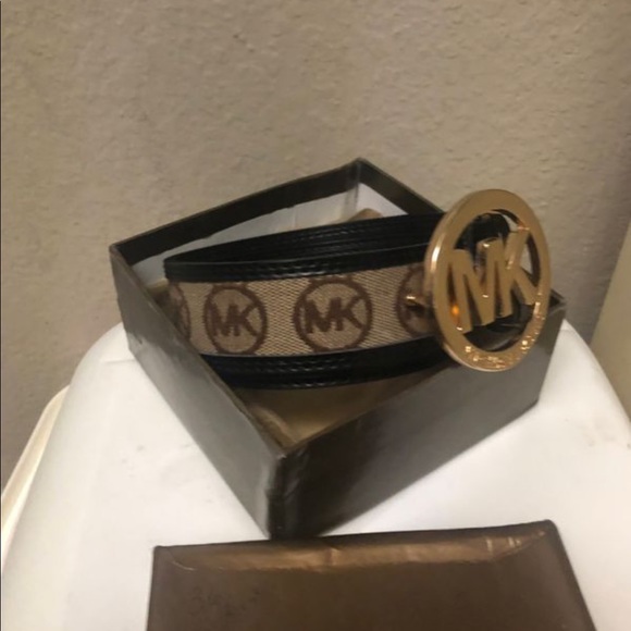 Michael Kors Belt - Picture 1 of 3